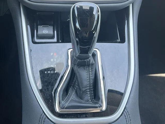 Used 2025 Silver Subaru Onyx Edition image 7