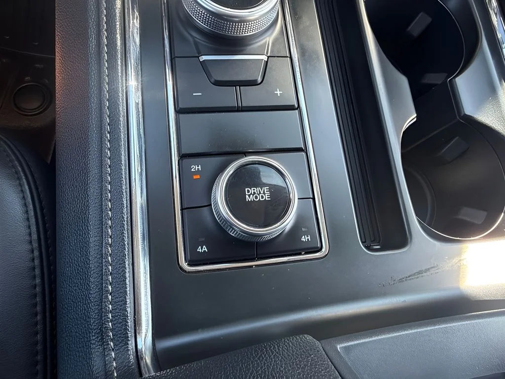 Used 2024 Black Ford XLT image 20