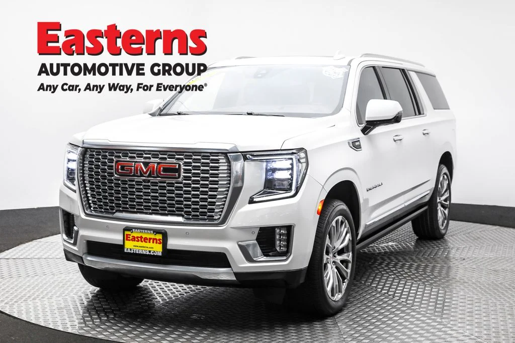Used 2022 White GMC Denali image 1
