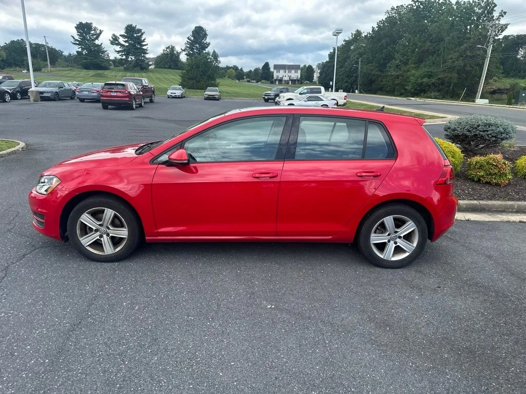 Used 2017 Tornado Red Volkswagen Wolfsburg image 8