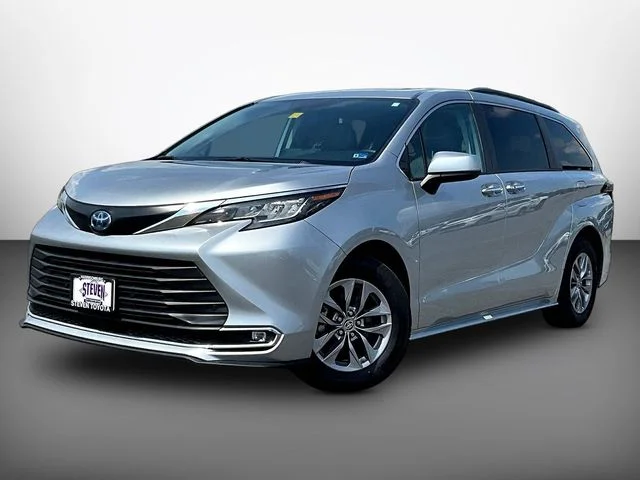 Used 2023 Silver Toyota XLE image 3