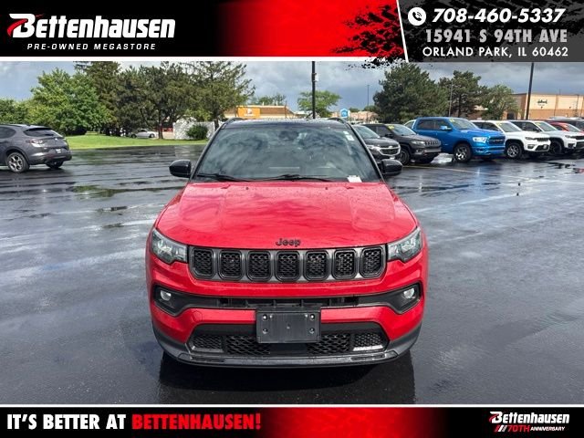 Used 2023 Red Jeep Latitude image 7
