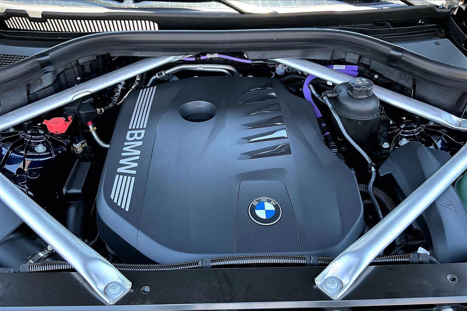 New 2026 Tanzanite Blue II Metallic BMW xDrive40i image 16
