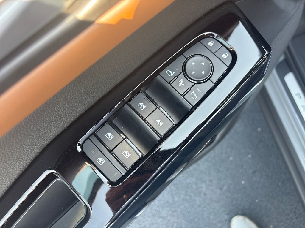 New 2026 Gray Nissan Platinum image 10