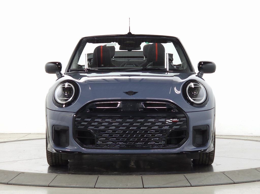 New 2026 Gray Metallic MINI Iconic image 2