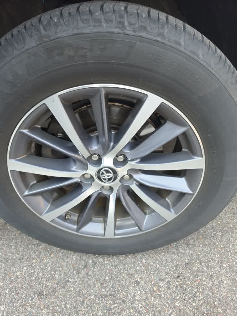 Used 2017 Blizzard Pearl Toyota XLE image 5