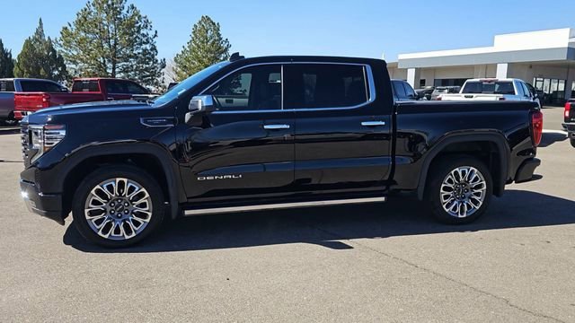 Used 2024 Onyx Black GMC Denali Ultimate image 5