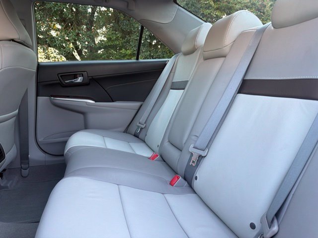 Used 2013 Silver Toyota XLE image 16