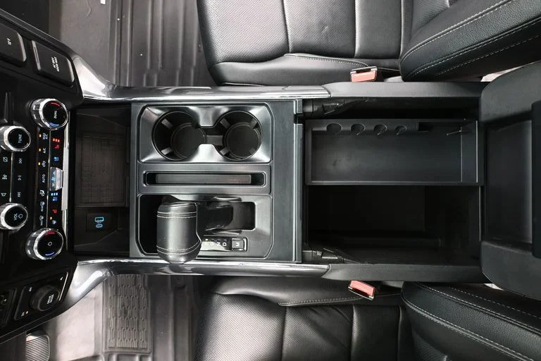 Used 2022 White Ford Lariat image 32