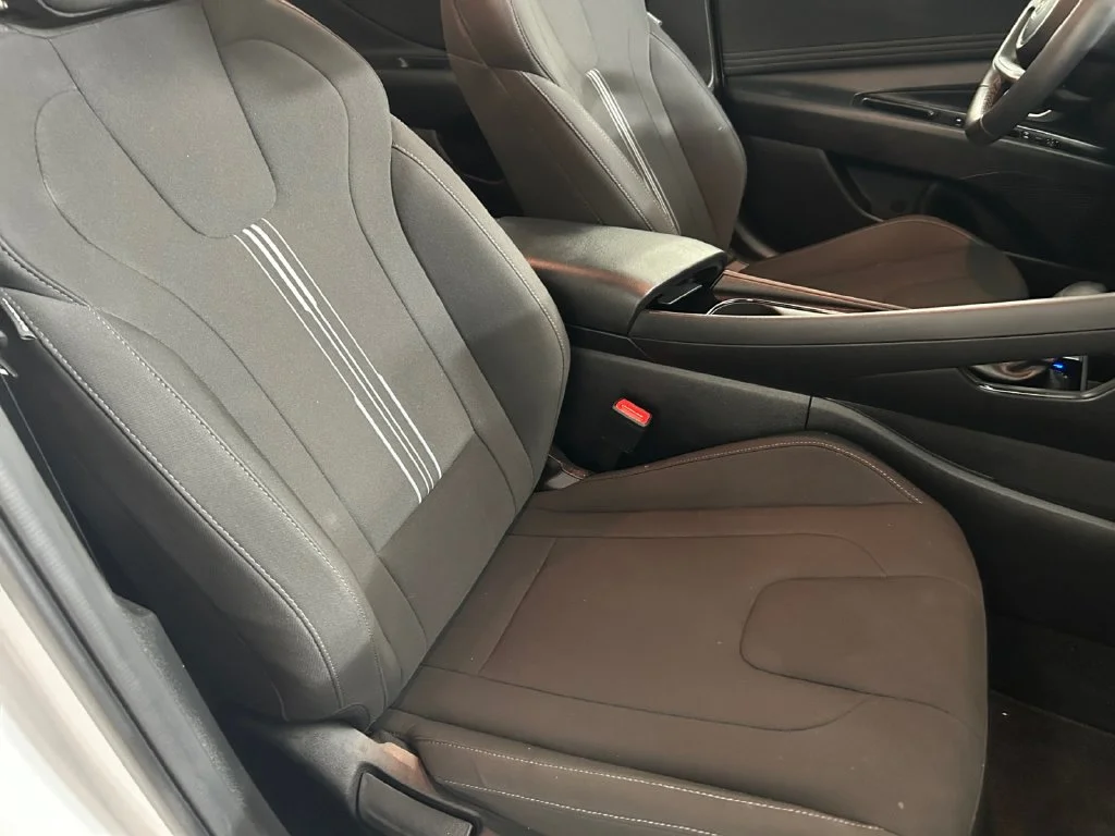 Used 2024 White Hyundai SEL image 14