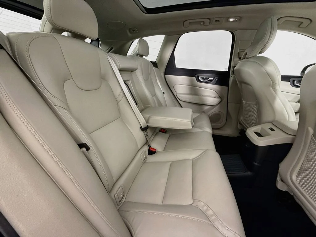 Used 2025 Gray Volvo T8 Ultra image 28