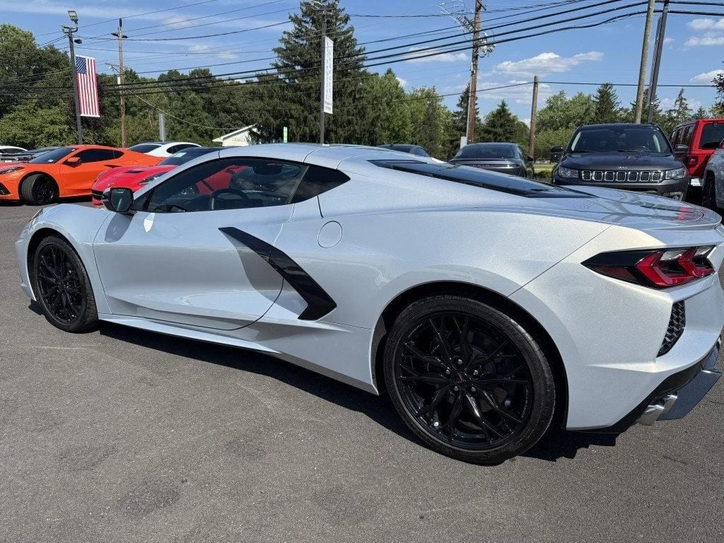 Used 2024 Silver Flare Metallic Chevrolet 2dr Stingray Coupe w/1LT & 20-Spoke Black Wheels image 5