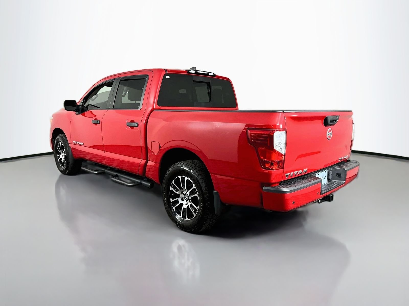 Used 2022 Red Alert Nissan SV image 5