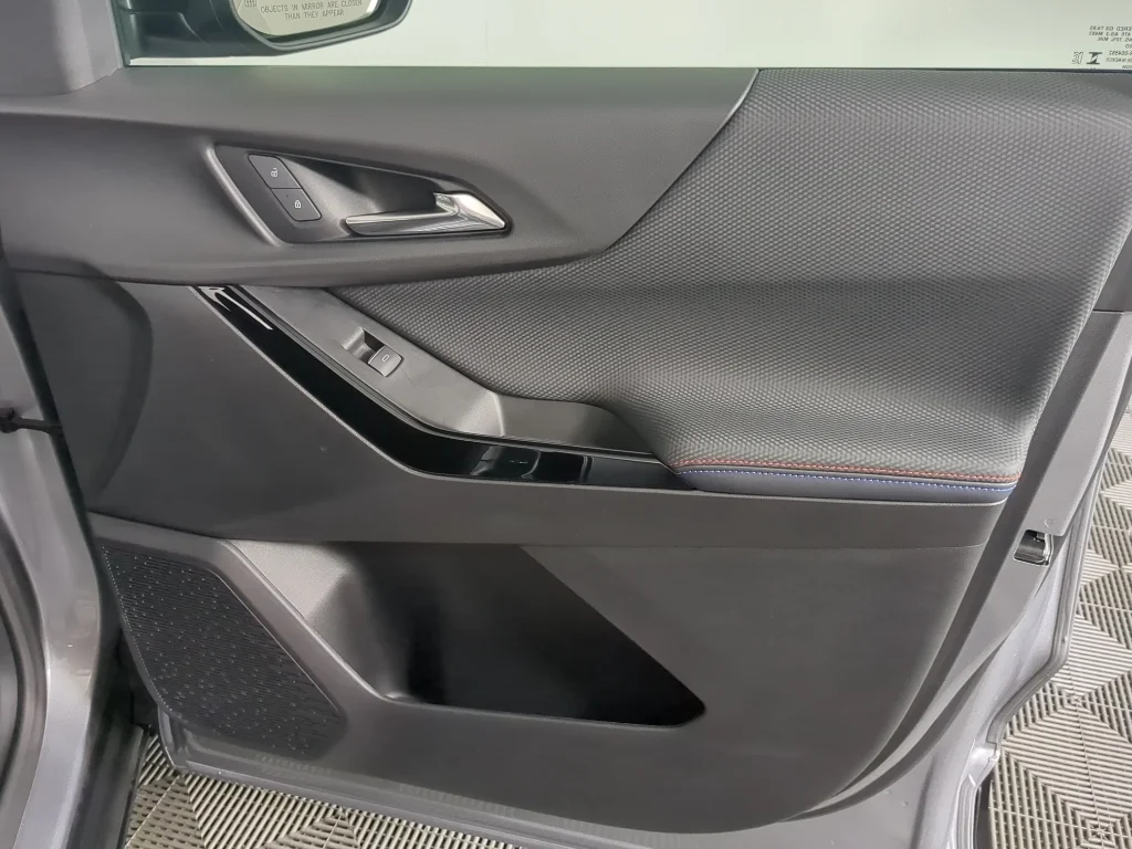 Used 2025 GRAY Chevrolet AWD RS image 19