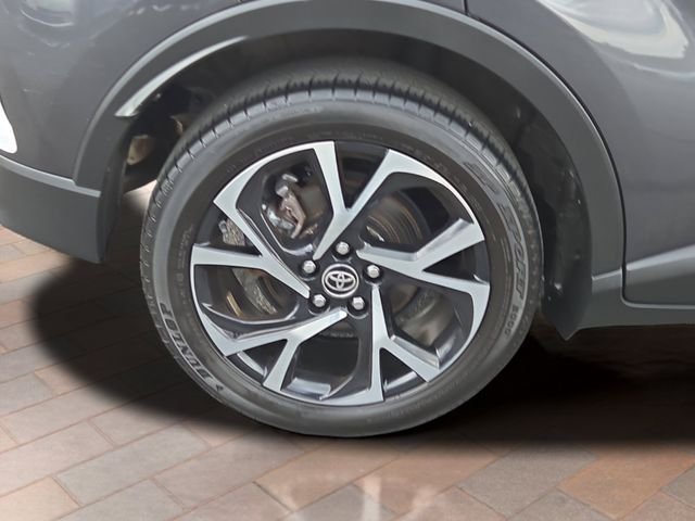 Used 2021 Gray Toyota XLE image 22