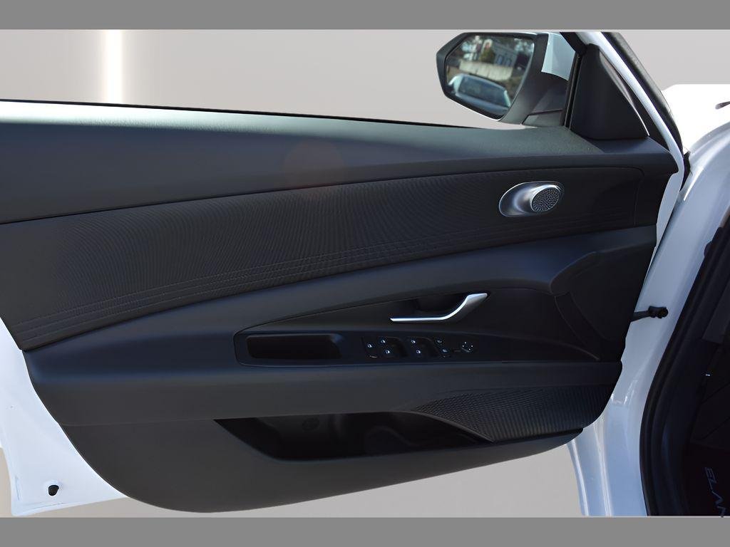 New 2026 Serenity White Hyundai SE image 16