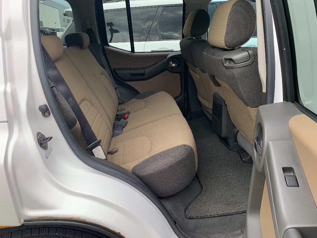 Used 2007 Avalanche Nissan S image 22