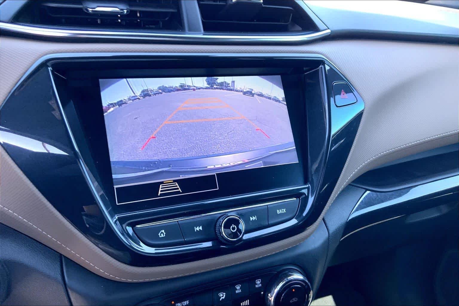 Used 2021 Summit White Chevrolet ACTIV image 27