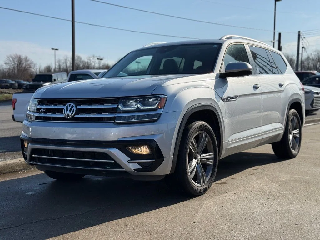 Used 2018 Silver Volkswagen SEL image 2