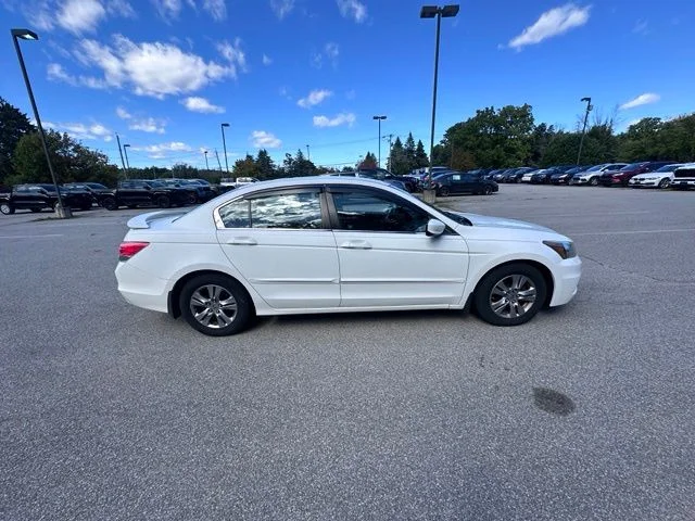 Used 2012 White Honda SE image 2