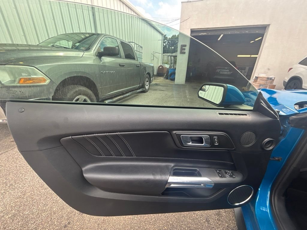 Used 2020 Blue Ford GT image 11