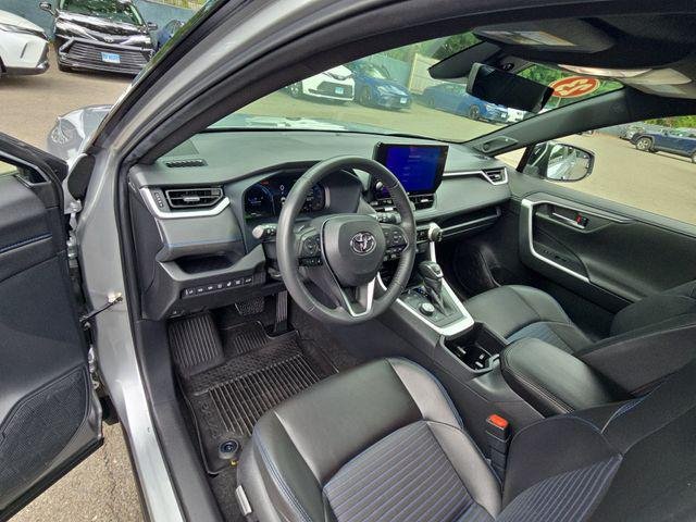 Certified Used 2023 SILVER SKY MET W/BLK Toyota  image 16