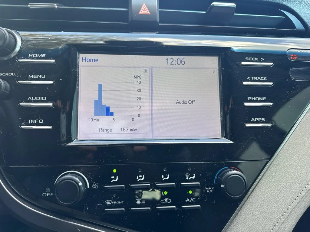 Used 2018 Gray Toyota LE image 12
