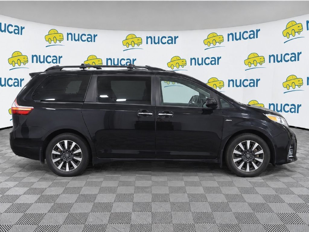 Used 2018 Black Toyota XLE image 8