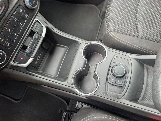 Used 2024 White GMC SLE image 18