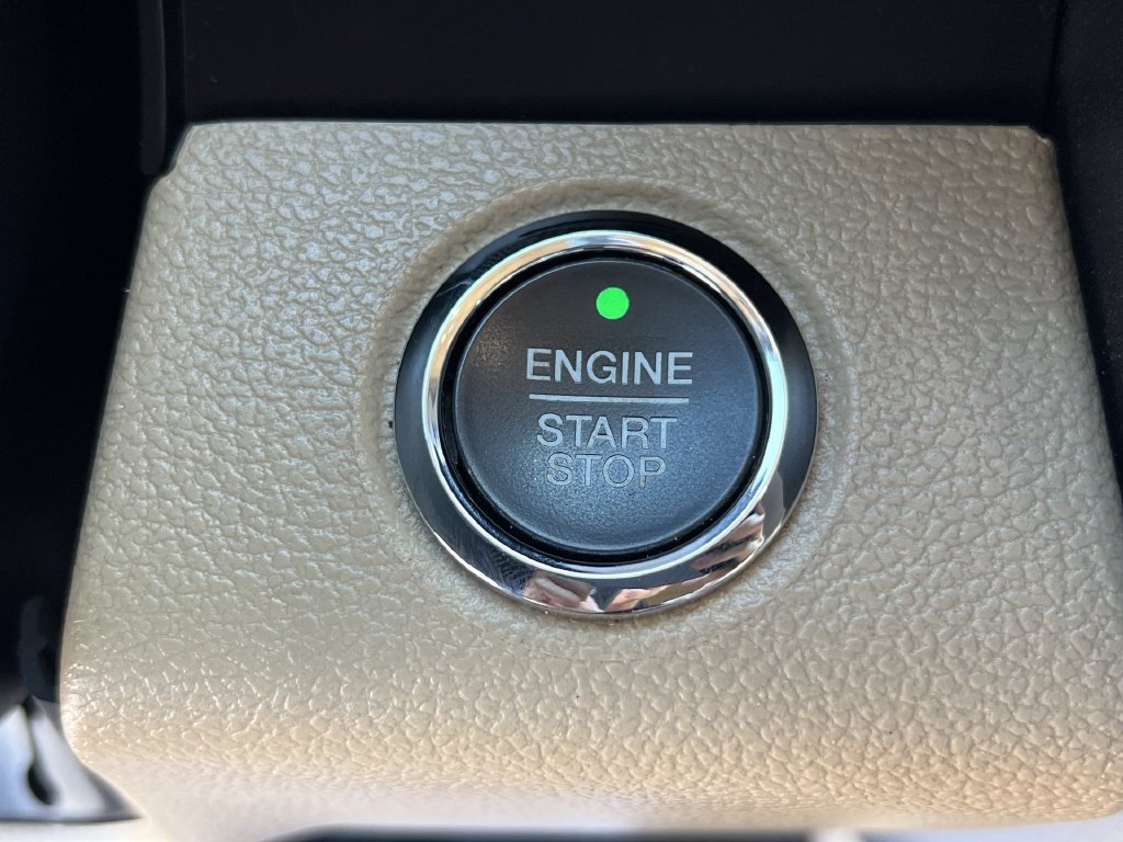 Used 2016 Beige Ford Lariat image 17