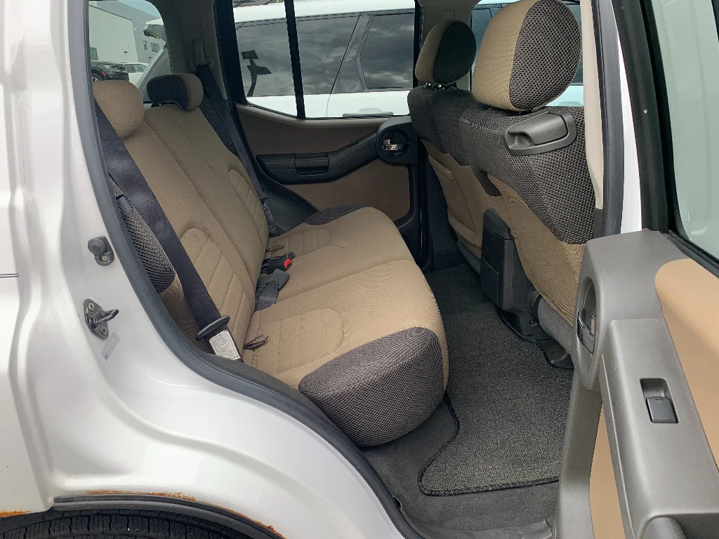 Used 2007 Avalanche Nissan S image 22