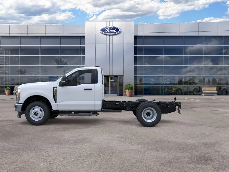 New 2026 Oxford White Ford F-350® XL image 26