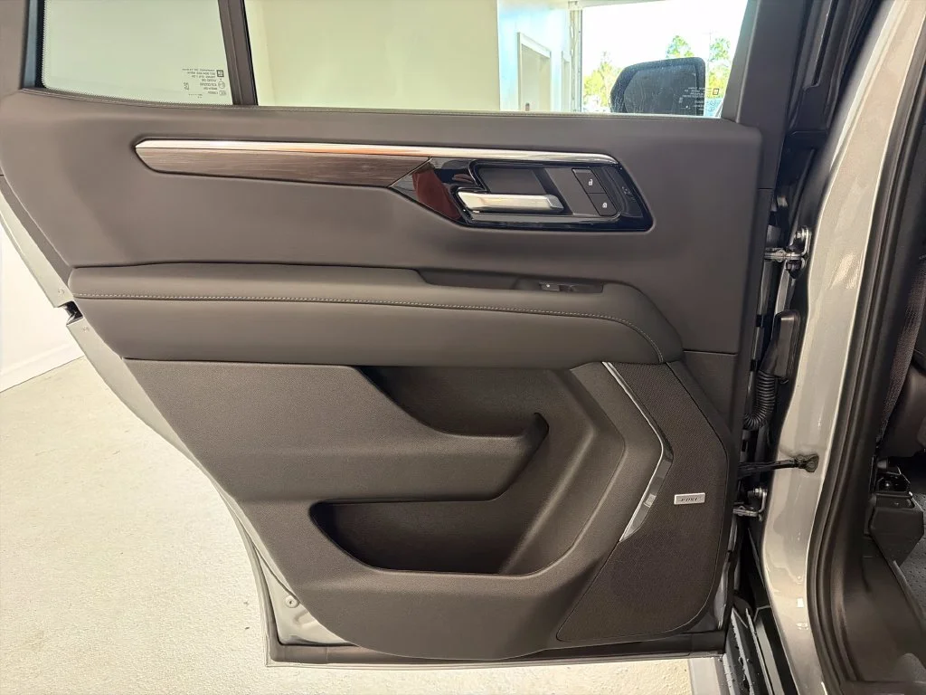 New 2027 Sterling Gray Metallic Chevrolet LT image 9