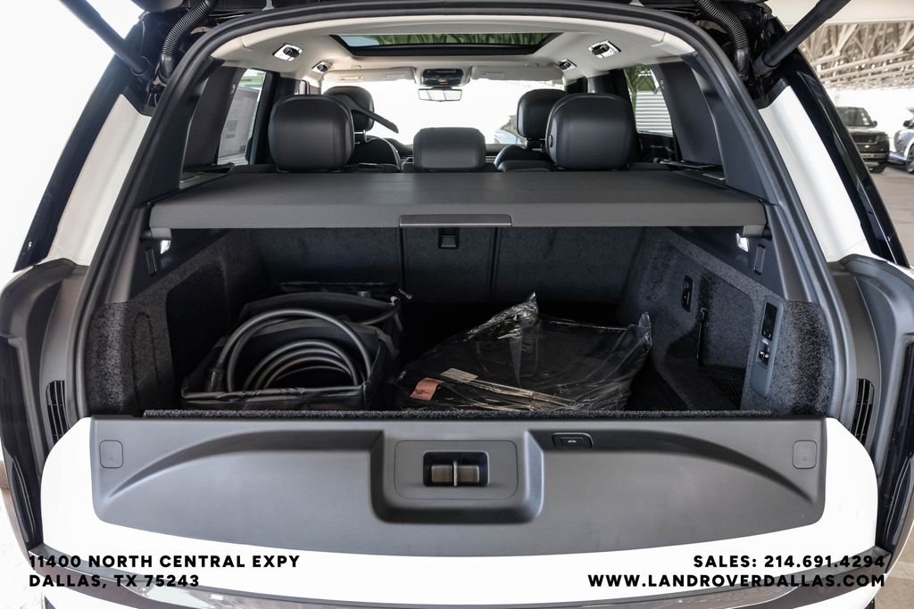 New 2026 Fuji White Land Rover SE image 47