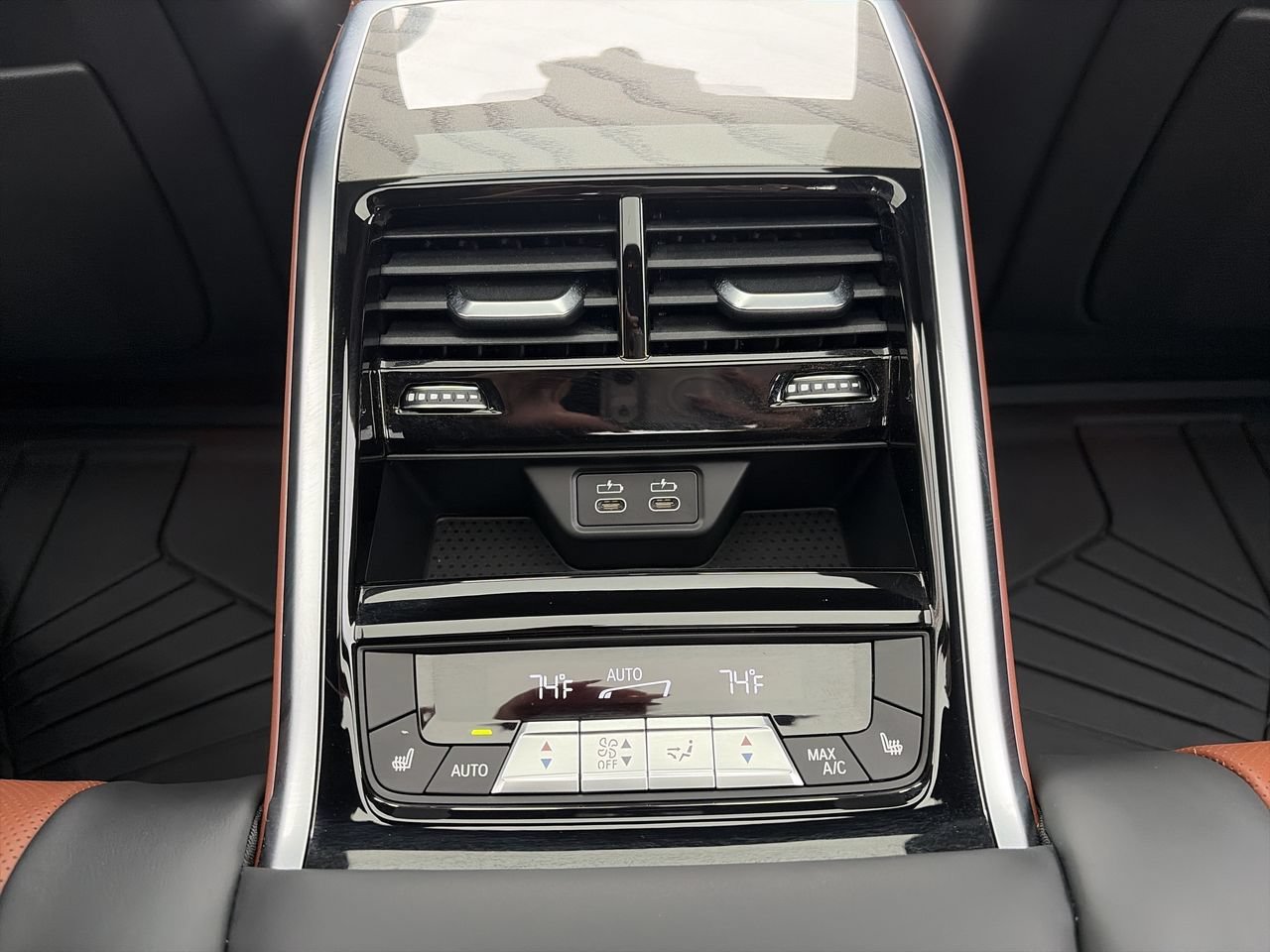 2026 BMW 8 Series 840i - Photo 31