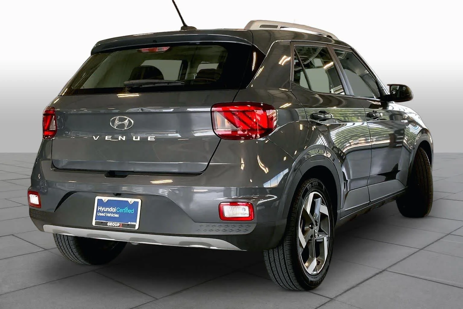 2025 Hyundai Venue SEL - Photo 12