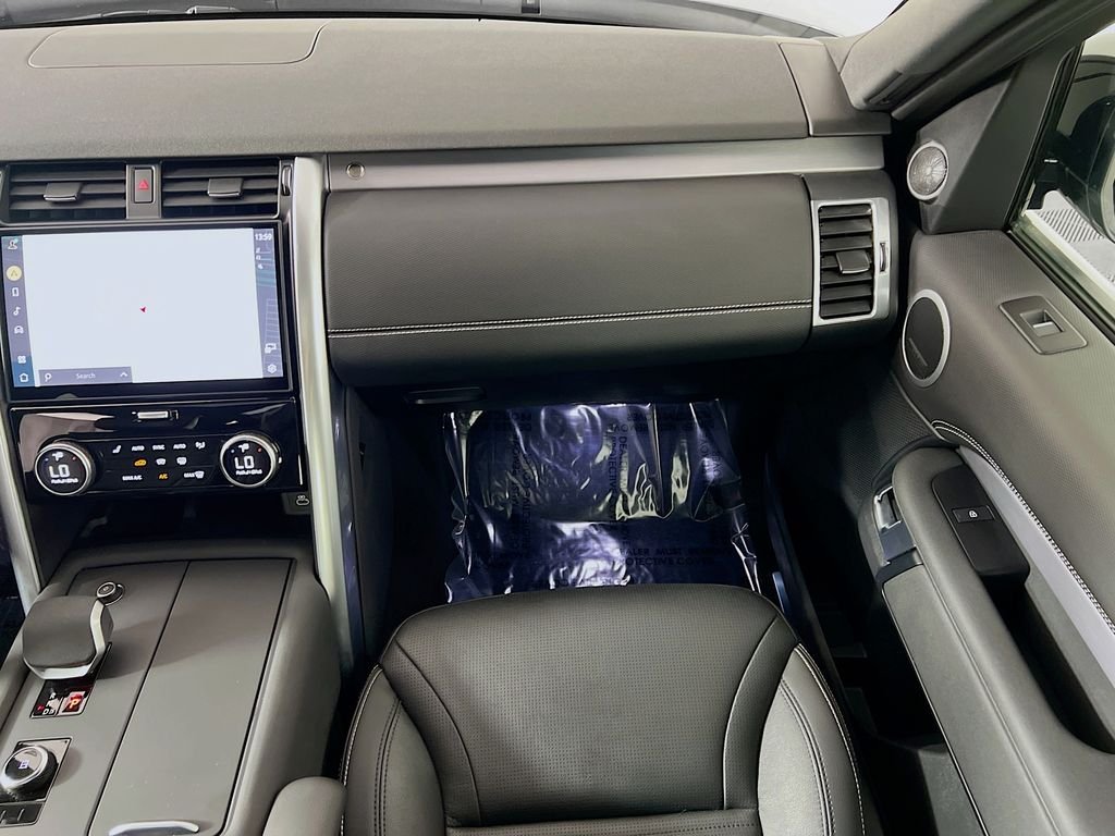 Certified Used 2025 Varesine Blue Metallic Land Rover Dynamic SE image 25