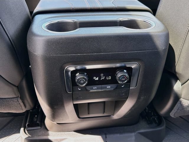 2026 Chevrolet Suburban High Country - Photo 28