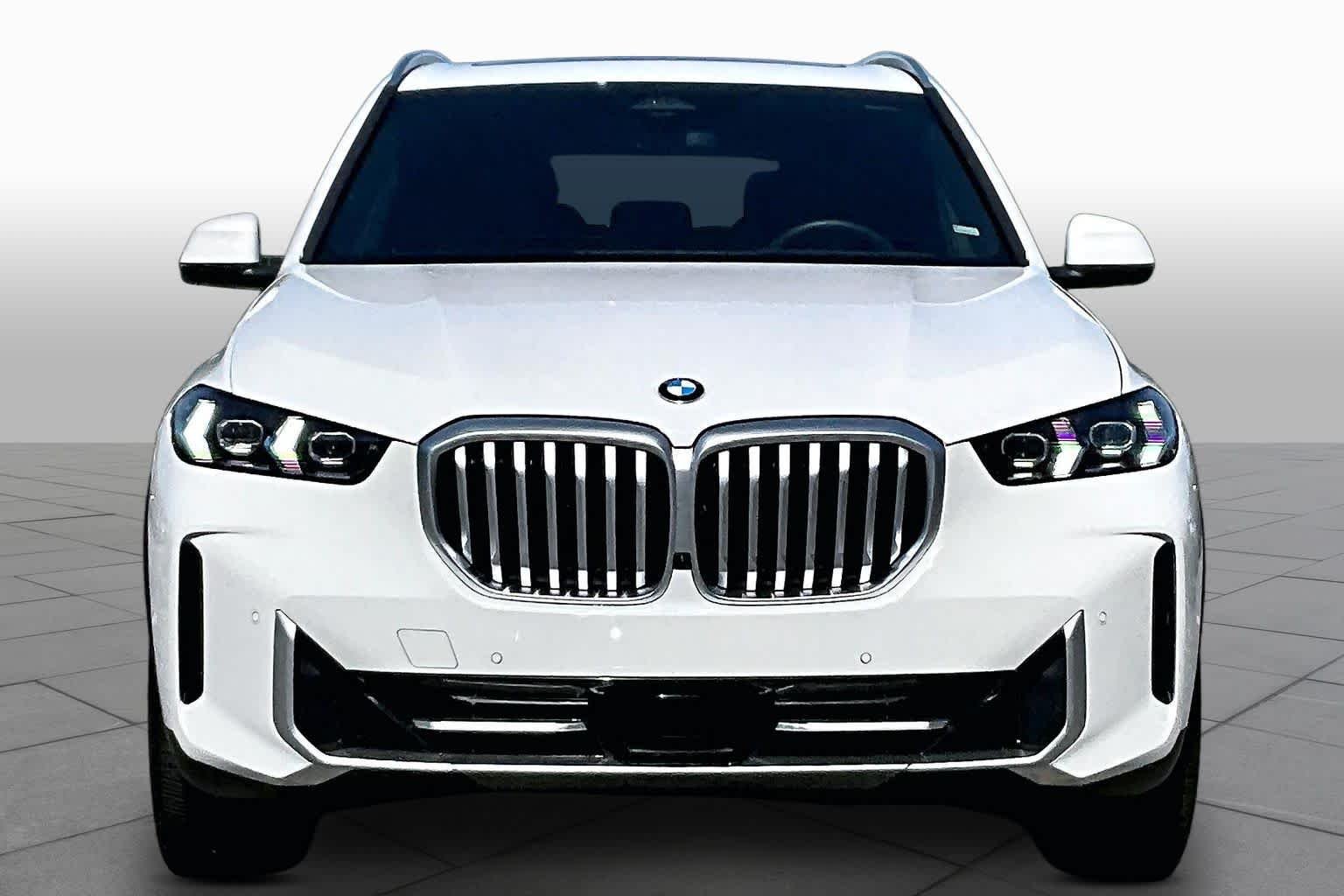 Used 2026 Alpine White BMW sDrive40i image 5