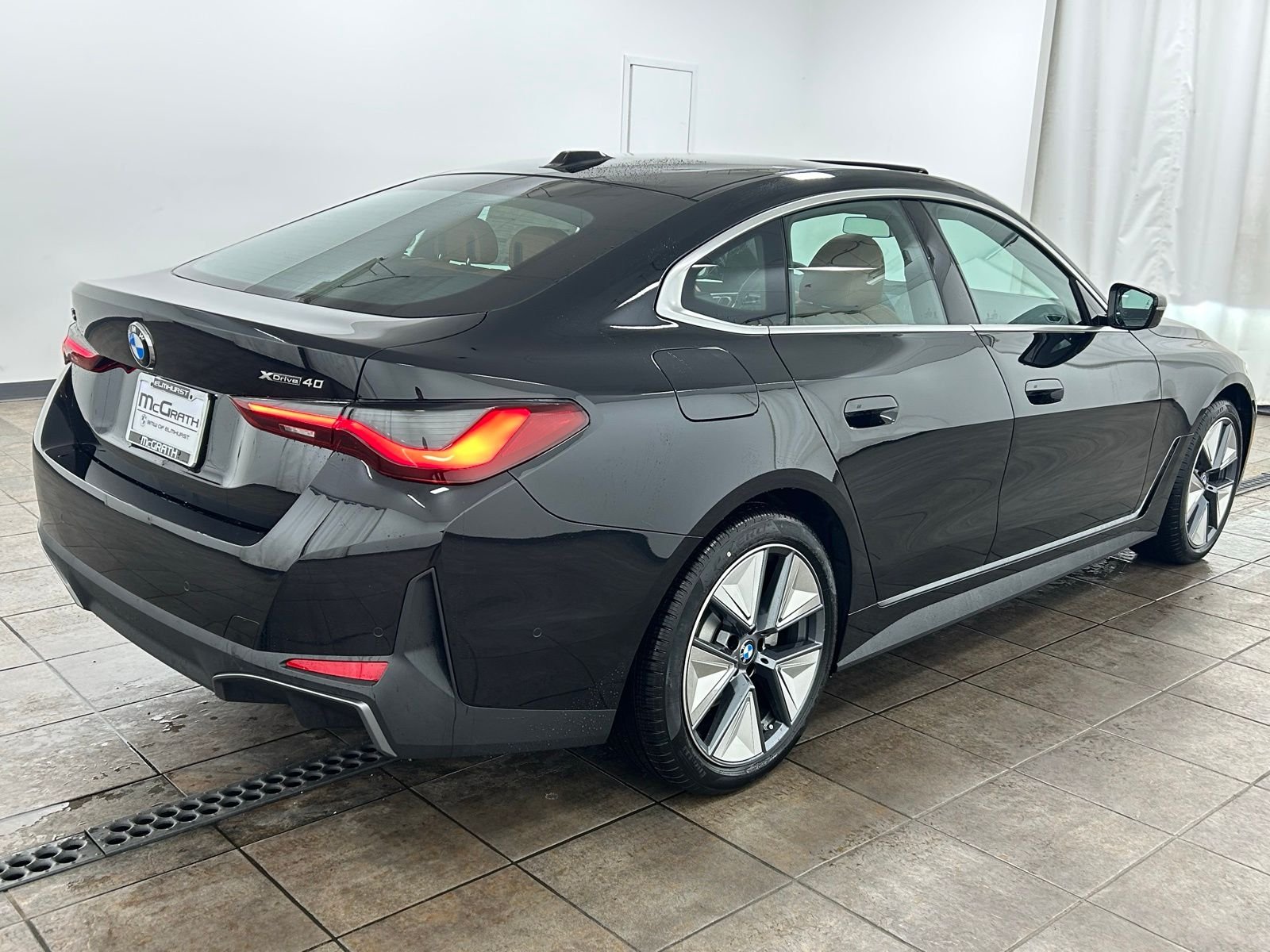 New 2026 Black Sapphire Metallic BMW xDrive40 image 7