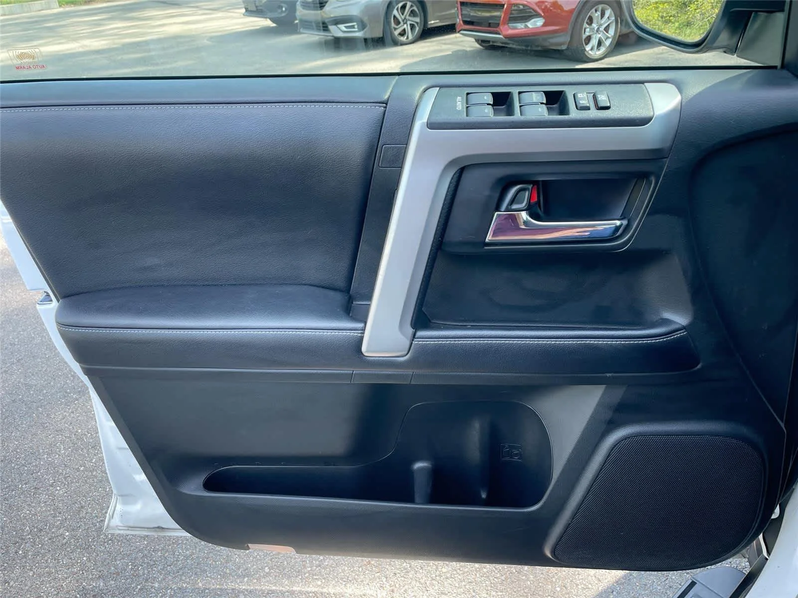 Used 2019 Super White Toyota SR5 Premium image 26