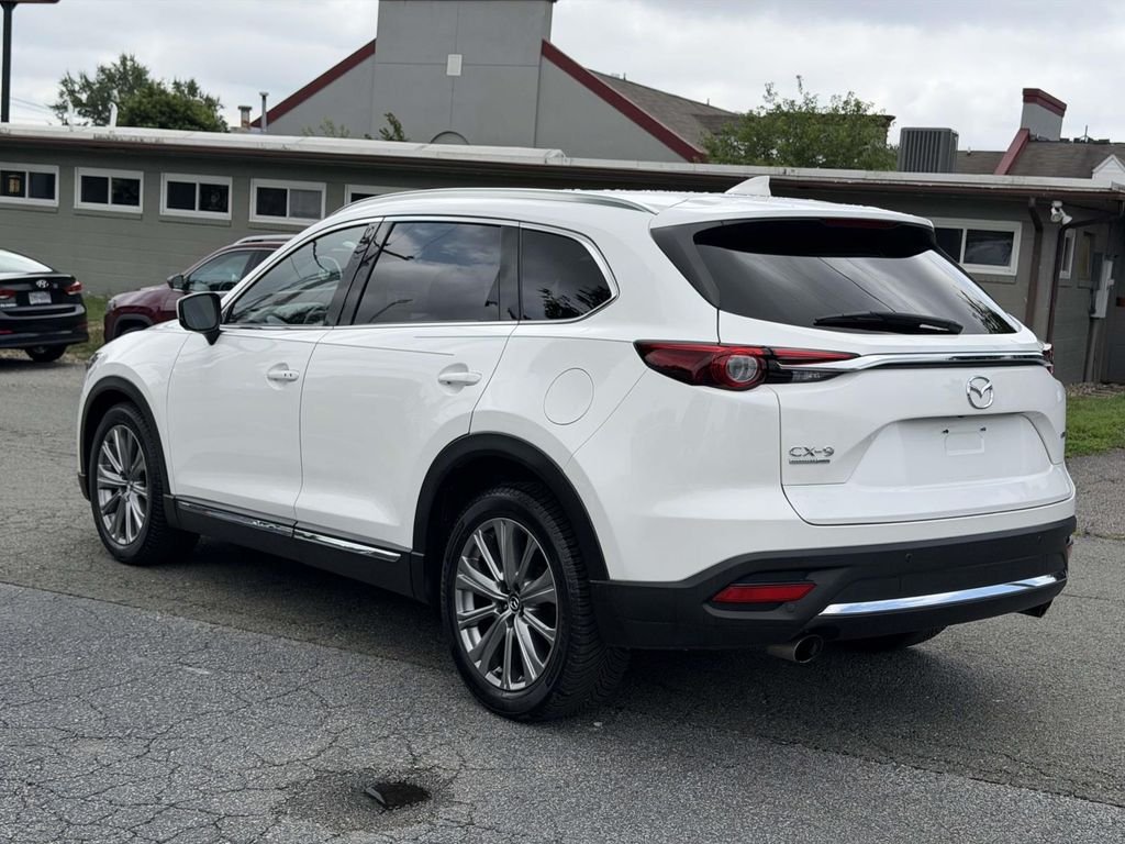 Used 2022 White Mazda Signature image 22