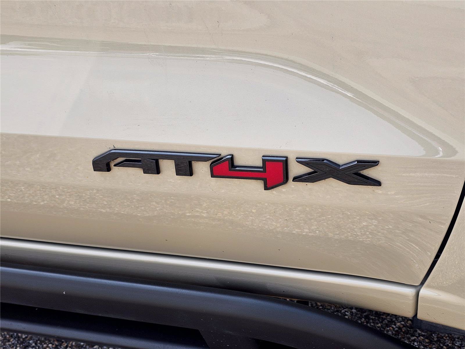 2023 GMC Canyon AT4X - Photo 7