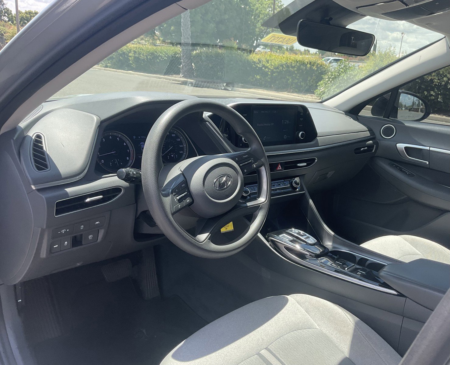 Used 2021 Shimmering Silver Pearl Hyundai SE image 13