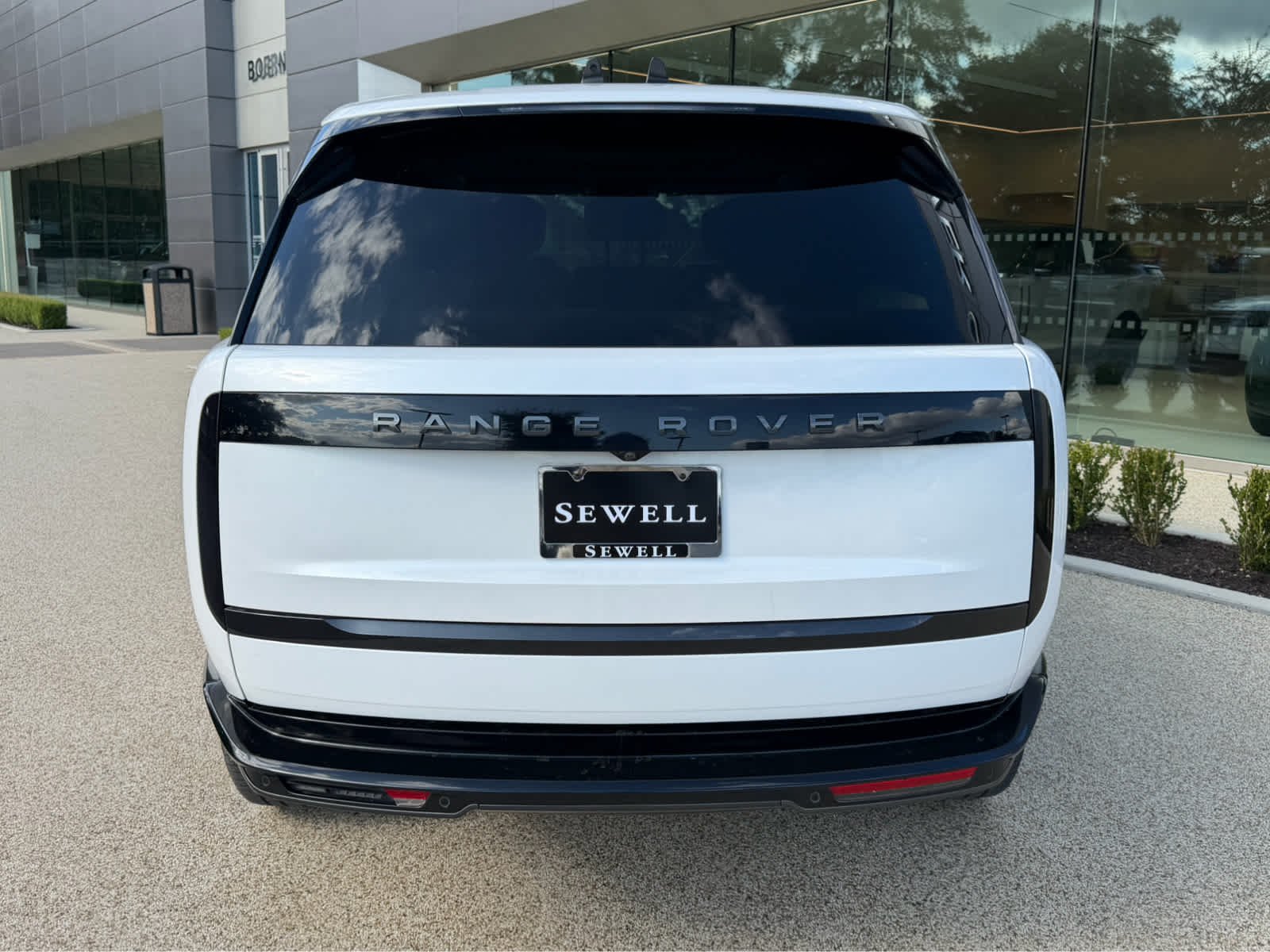 Certified Used 2024 Ostuni Pearl White Metallic Land Rover Autobiography image 6
