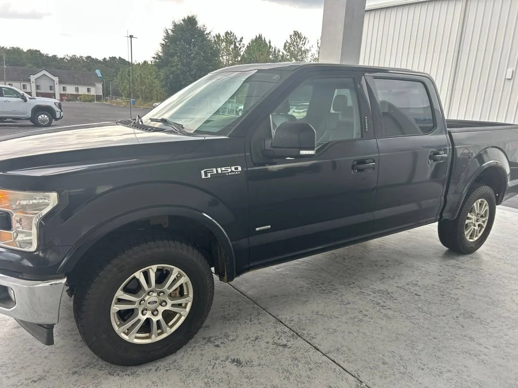 Used 2017 Shadow Black Ford XL image 1