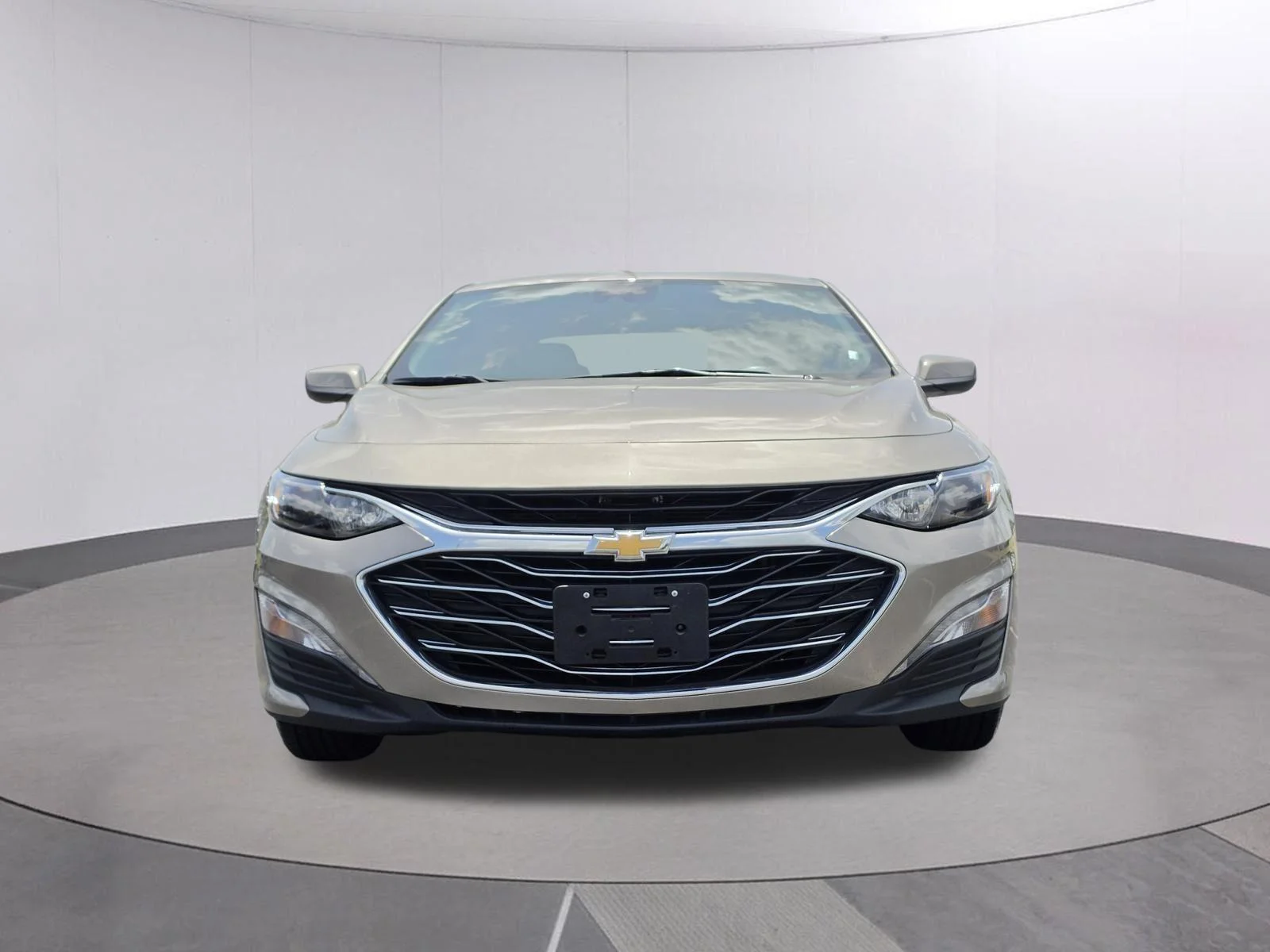 Used 2024 Mineral Gray Metallic Chevrolet LT image 2