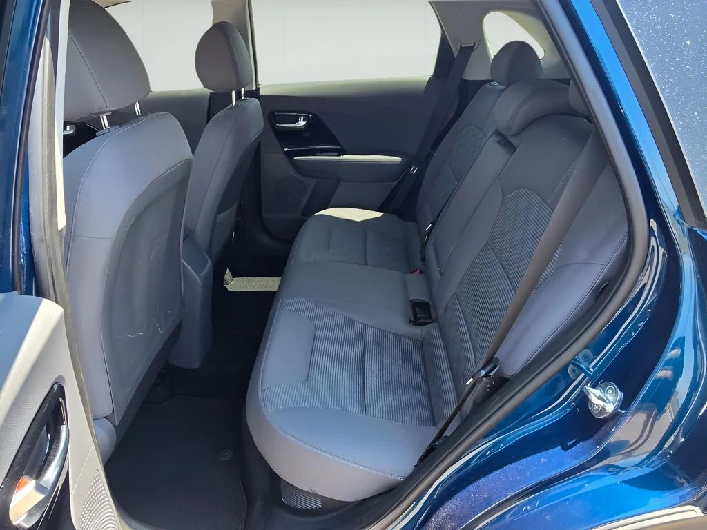 Used 2021 Deep Cerulean Kia LXS image 11