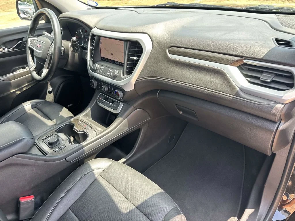 Used 2023 Black GMC SLT image 22