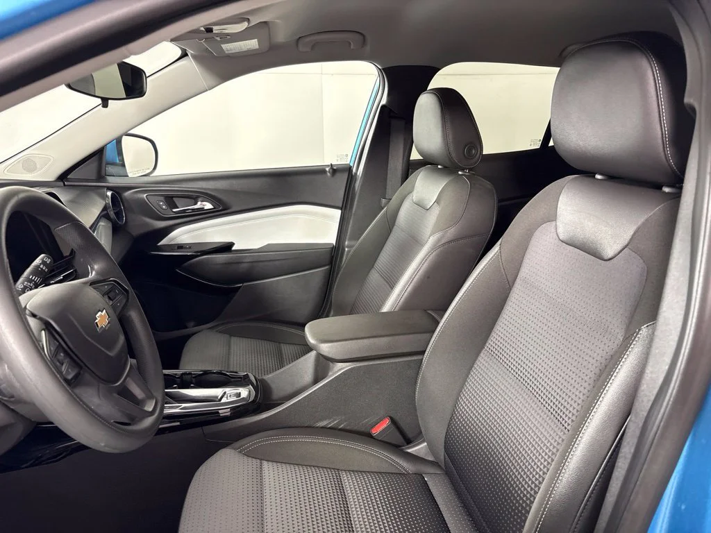 Used 2025 Blue Chevrolet LT image 29